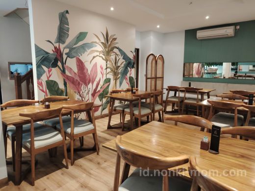 RENÉE COFFEE AND DINE店内の様子