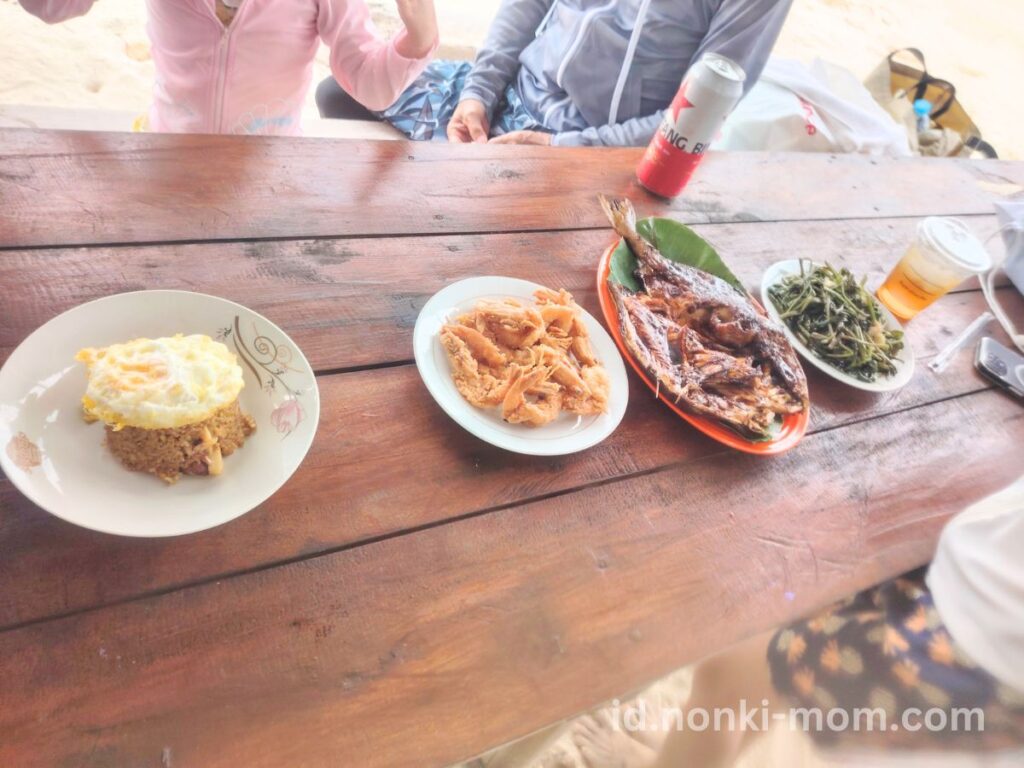 子連れBelitung(ブリトゥン)島-ランチの様子