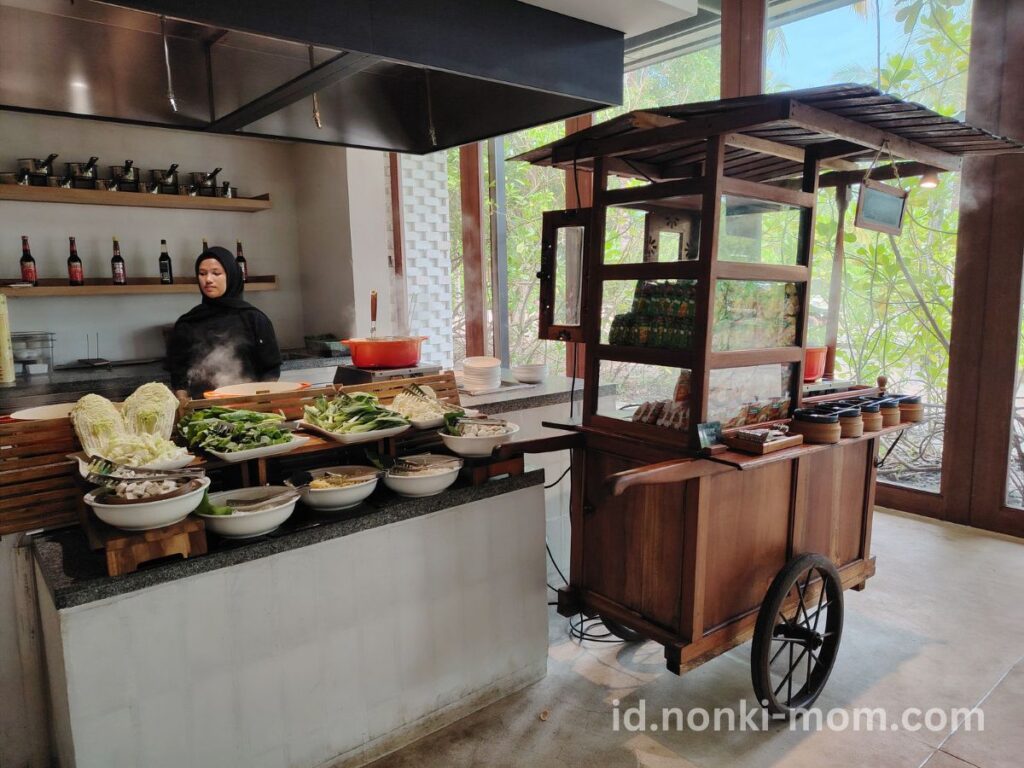 子連れBelitung(ブリトゥン)島-Island Restaurantのミーのスタンド