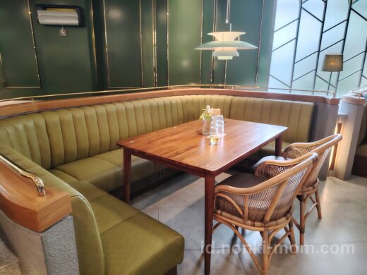 Wheels Coffee Roasters-座席